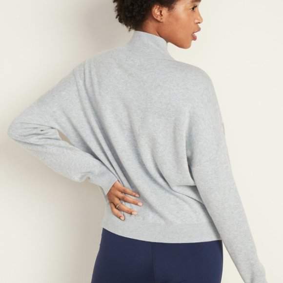 New Old Navy Color-Blocked Chevron Turtleneck Heather Light Gray Sweater ! - Picture 5 of 11